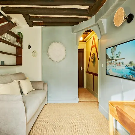 Lovely Small In The Heart Of Saint-germain Apartment Paris