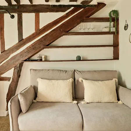 Lovely Small In The Heart Of Saint-germain Apartment *